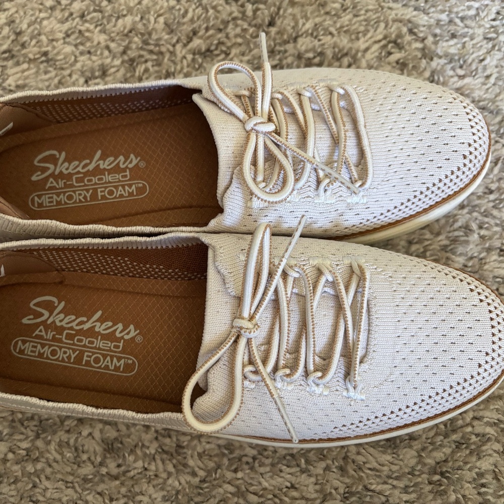 Sketchers Air-Cooled Memory Foam shoes